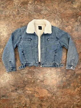 Cute jean and Sherpa bomber zip up jacket size medium